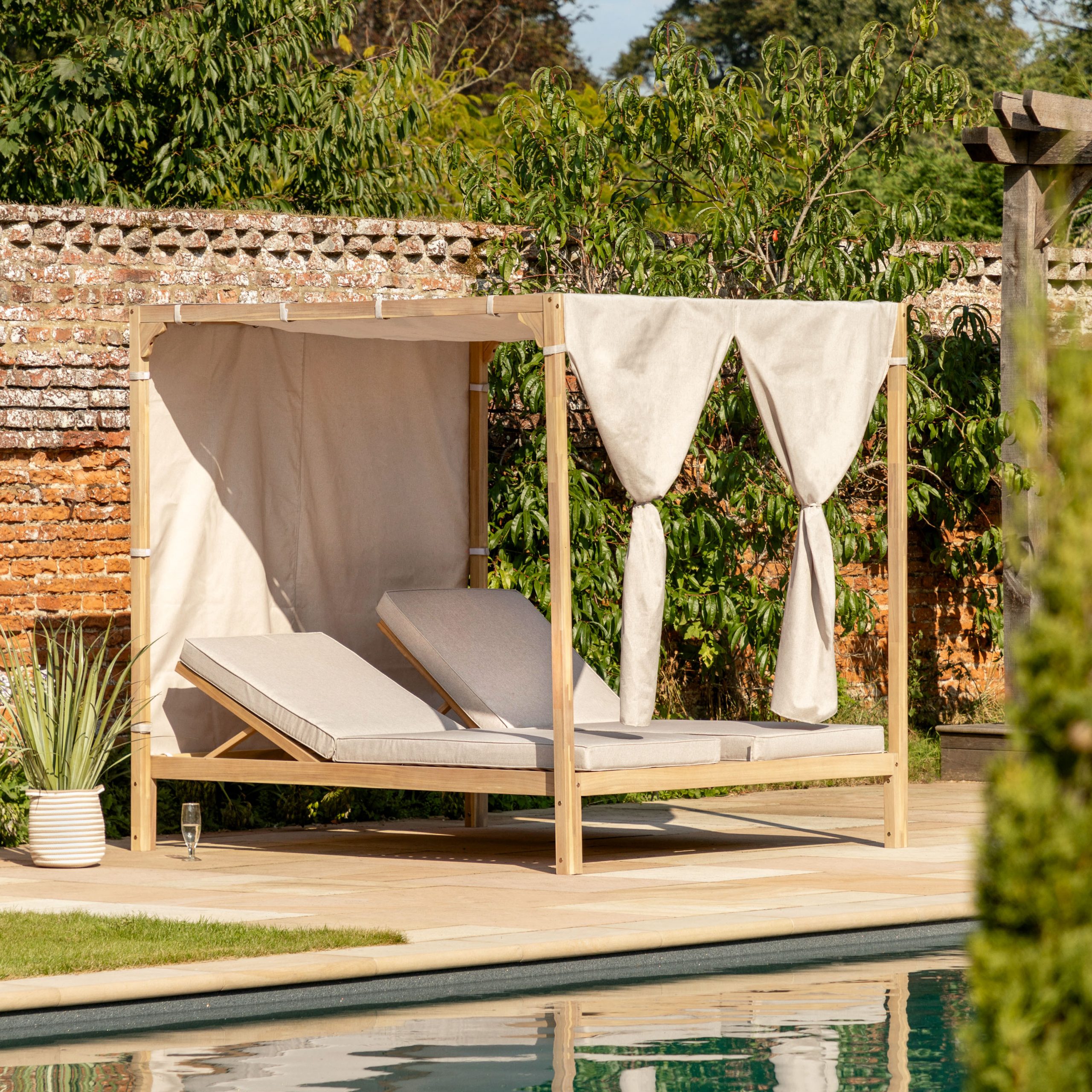 Gallery Outdoor Ammos Double Daybed