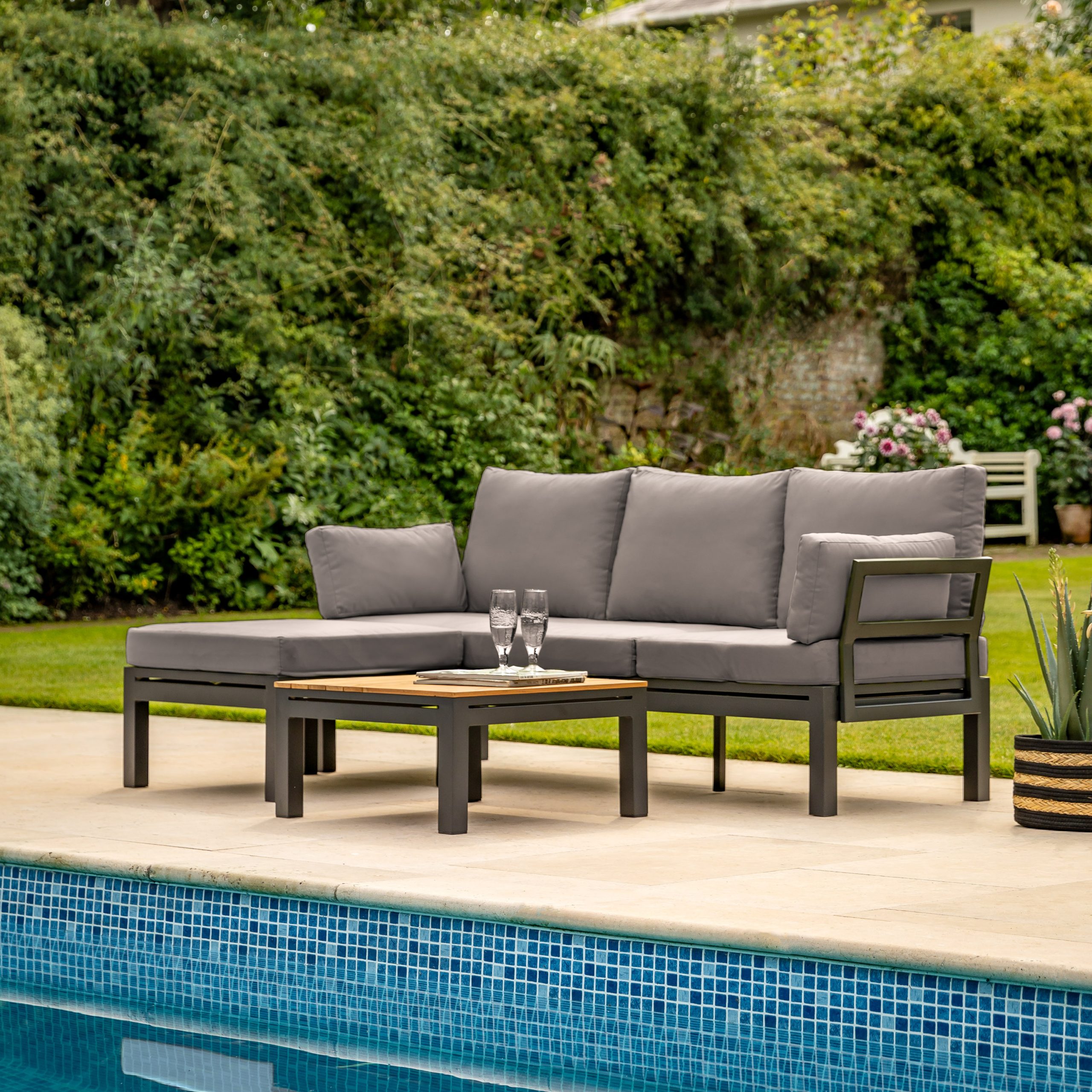 Gallery Outdoor Pescara Lounge Set | Garden Furniture Online