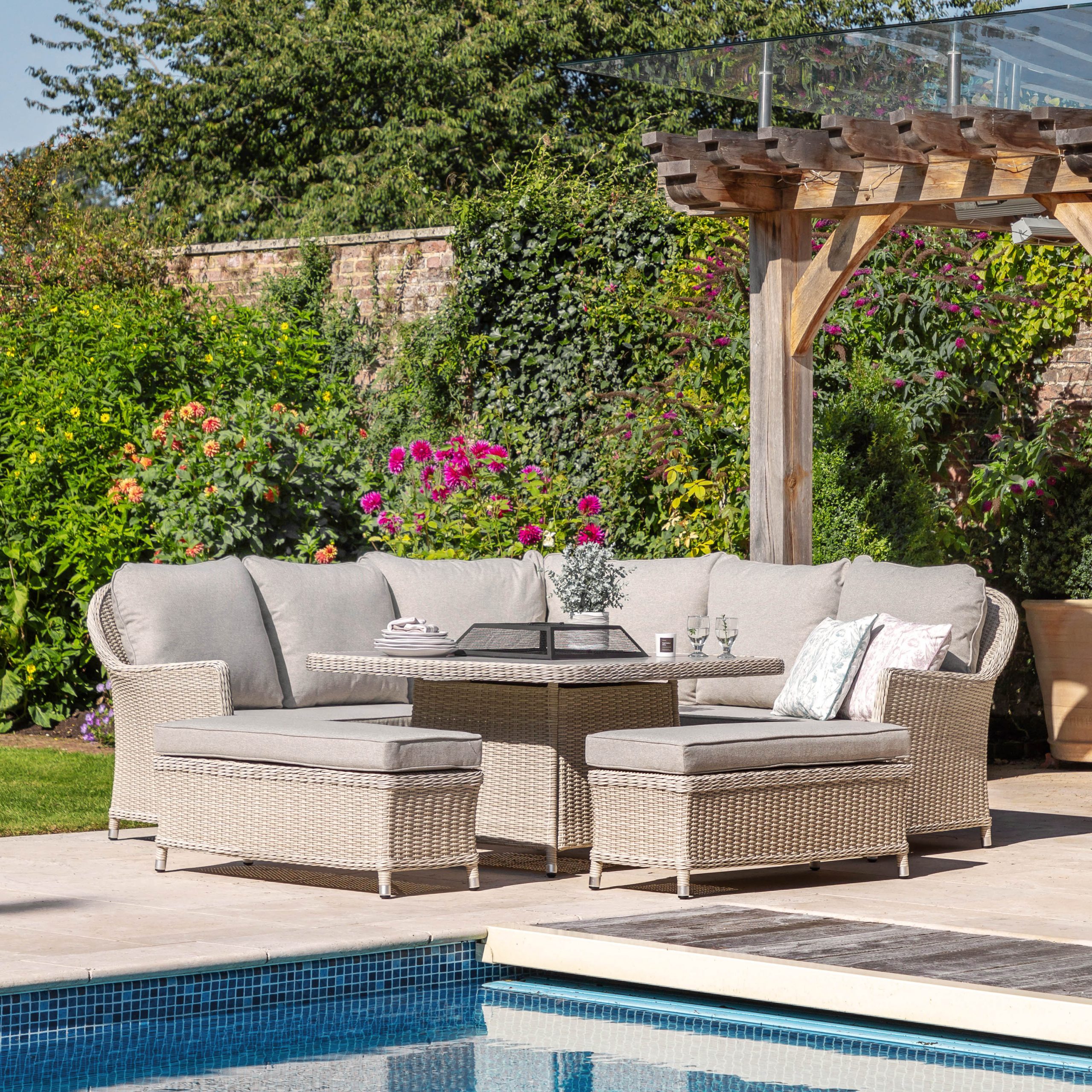  | Garden Furniture Online