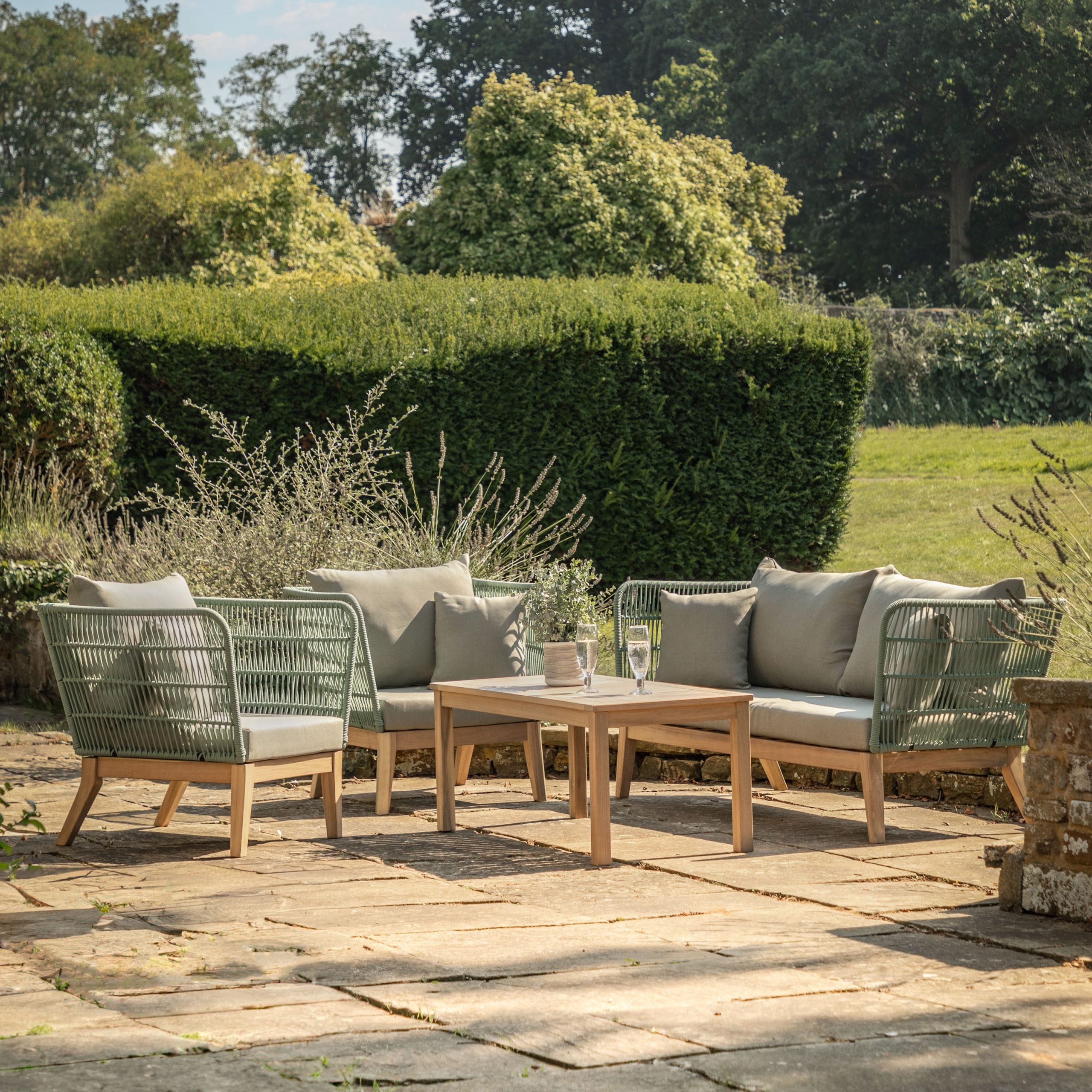  | Garden Furniture Online